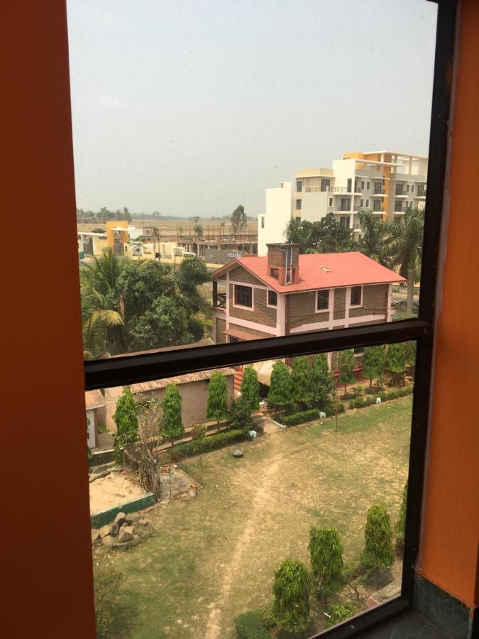Whispering Woods Inn Bolpur Exteriör bild