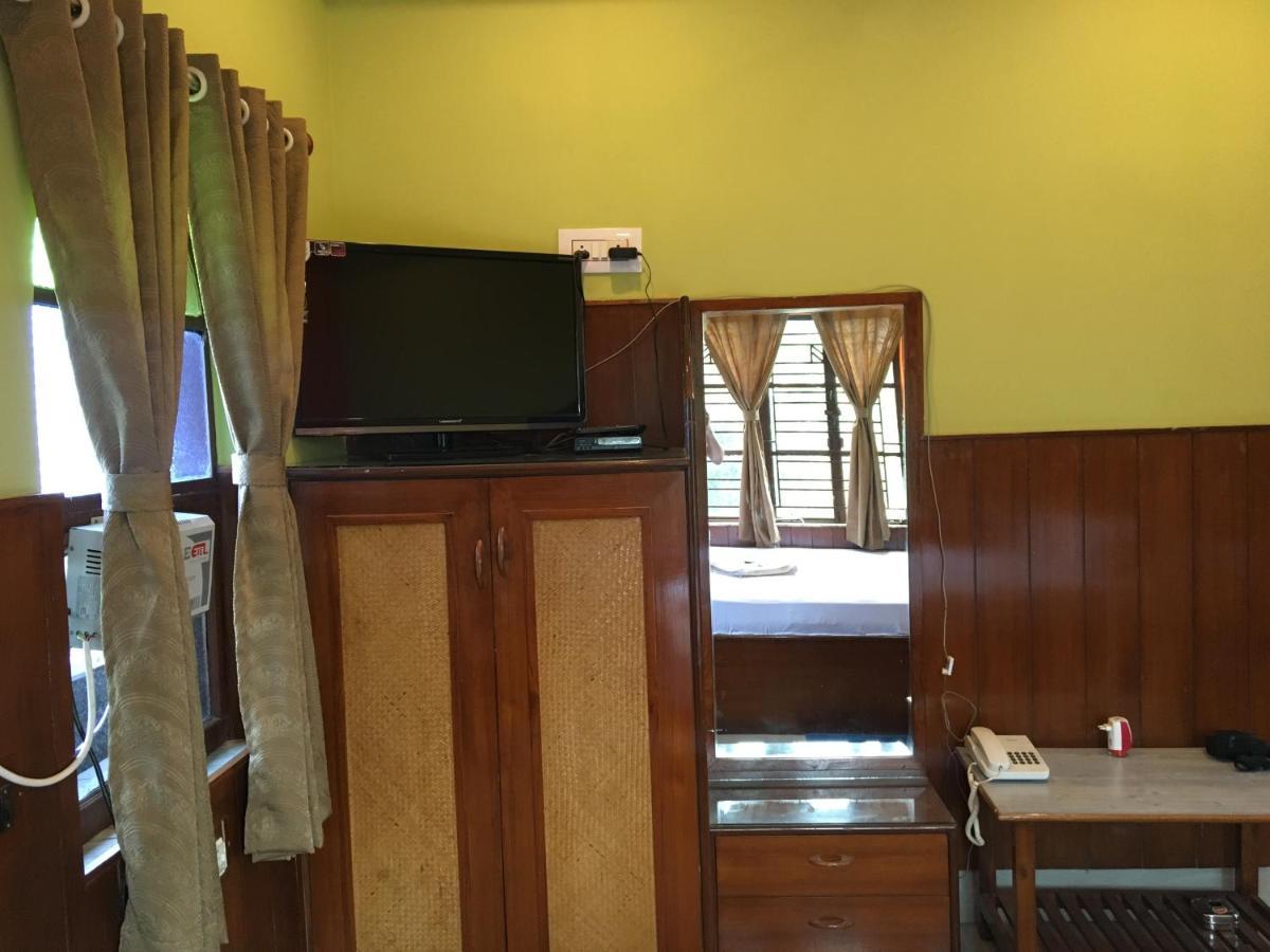Whispering Woods Inn Bolpur Exteriör bild