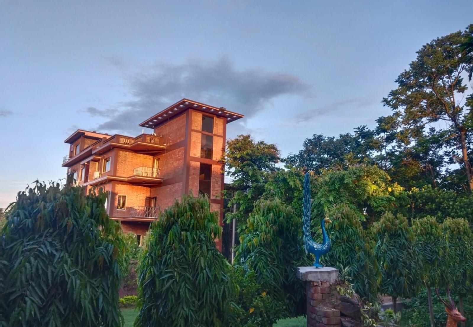 Whispering Woods Inn Bolpur Exteriör bild