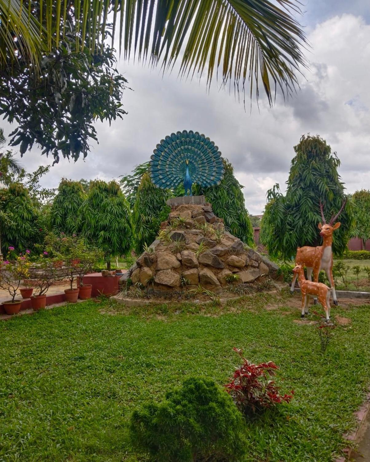 Whispering Woods Inn Bolpur Exteriör bild