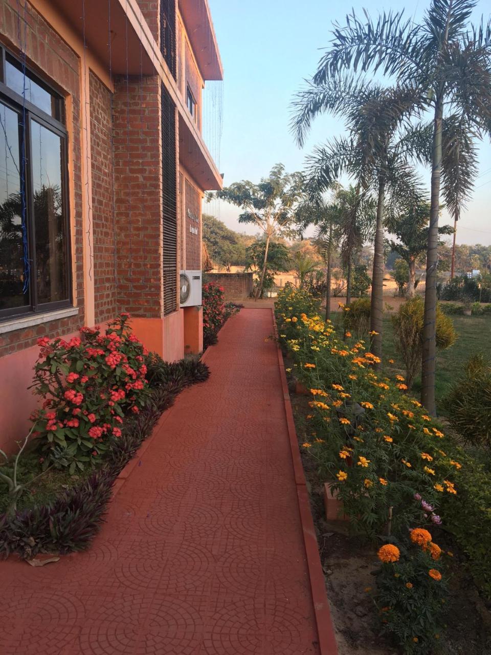 Whispering Woods Inn Bolpur Exteriör bild